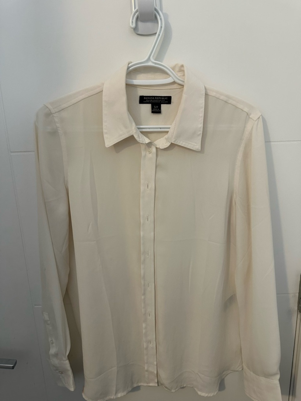 Banana Republic Men's Cream Long-Sleeve Dress Shirt
